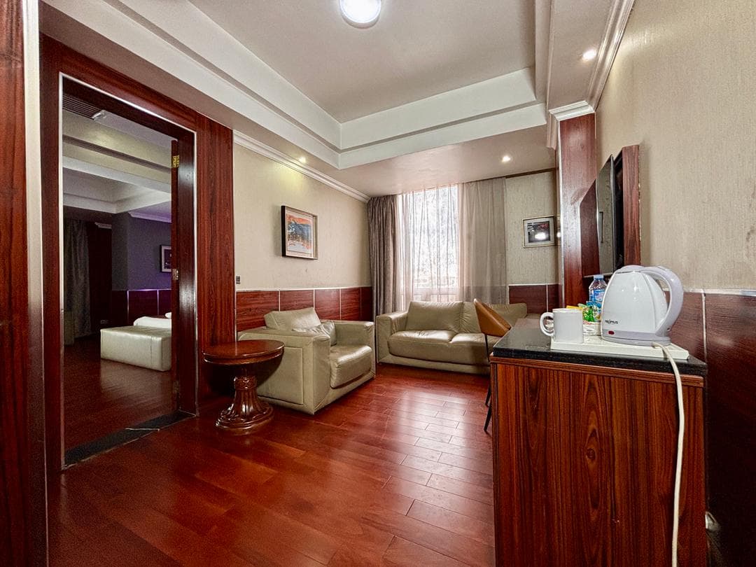 Premium Suite - Airport Golden Tulip Hotel Lagos