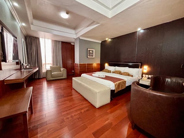 Executive Room image 1