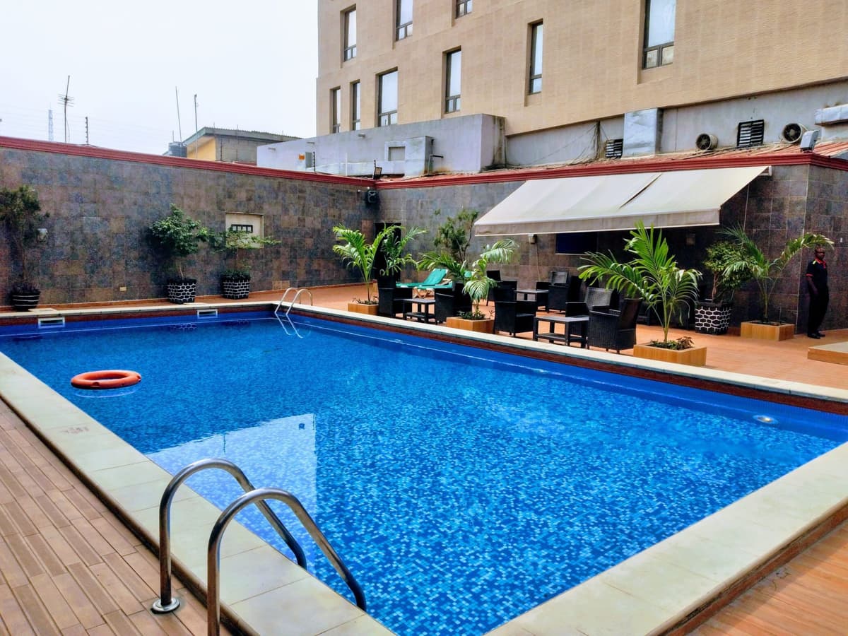Swimming Pool - Airport Golden Tulip Hotel Lagos